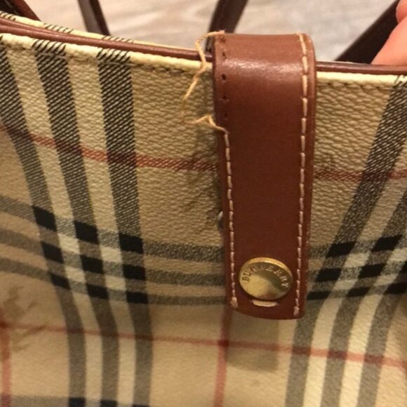 Burberry Check Pattern Shoulder Bag - Picture 11 of 11